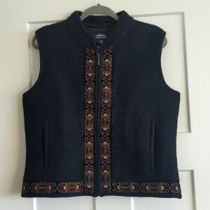 Icelandic wool size large black vest in excellent used condition